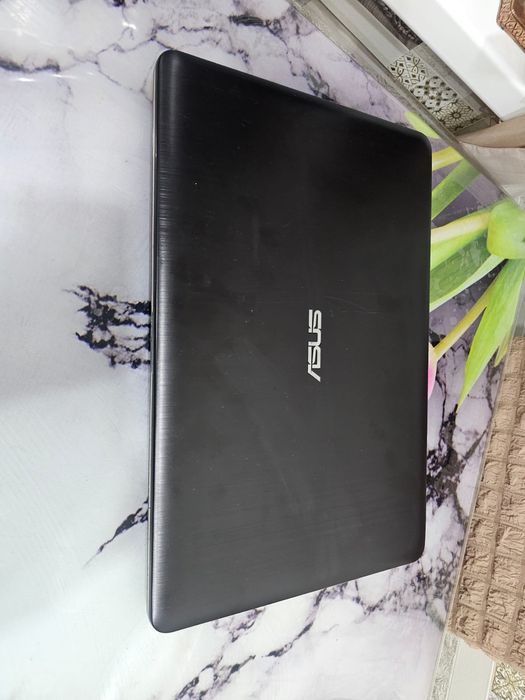 Продам ноутбук asus core i3