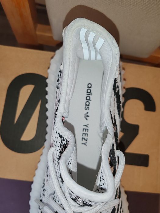 Adidas yeezy boost 350 v2 zebra