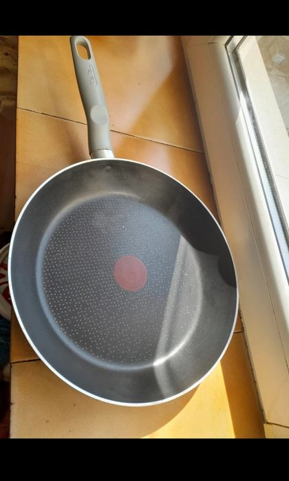 Tigaie Tefal cu suprafață antiaderentă