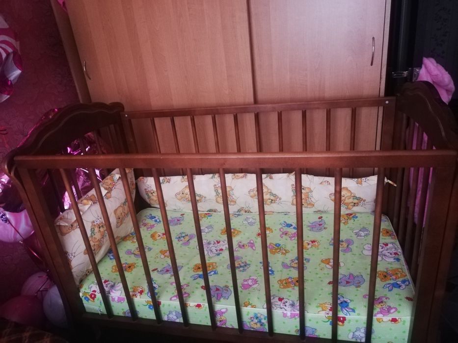 Продам детскую кроватку