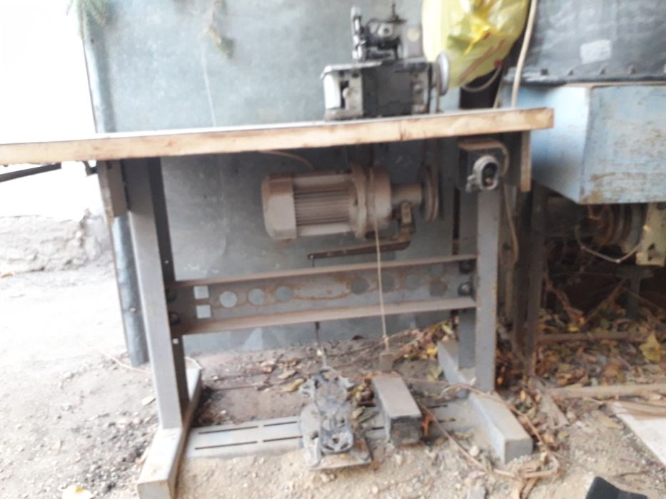 Продам оверлок промышленный