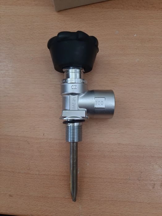 Продавам кранове 300 бара