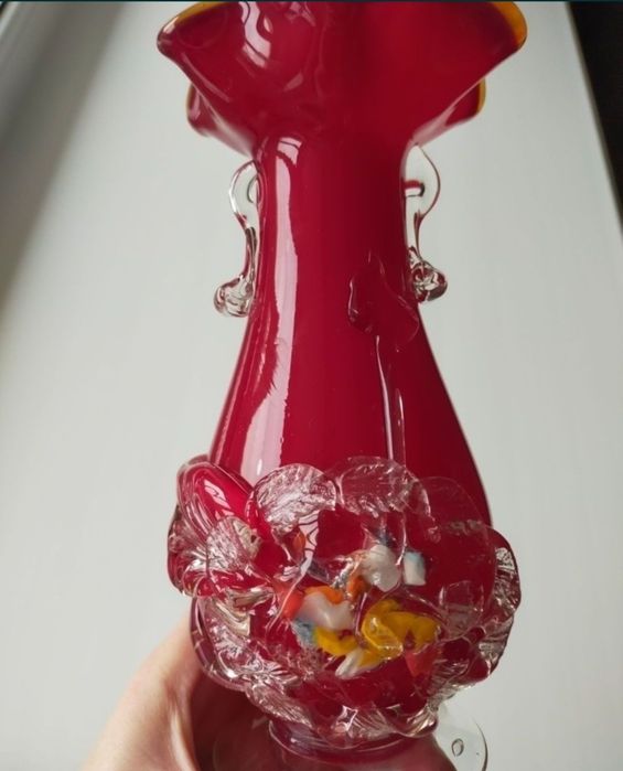 Продам вазу новую