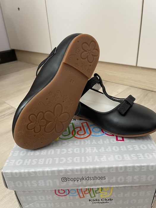 Черни официални обувки 
Номер 25
Състоян