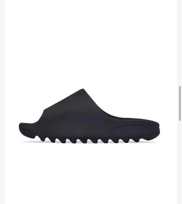 Yeezy slide noi!