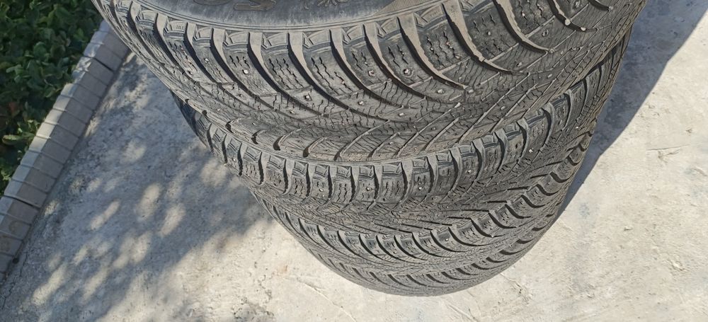 Продам зимнюю резину pirelli
