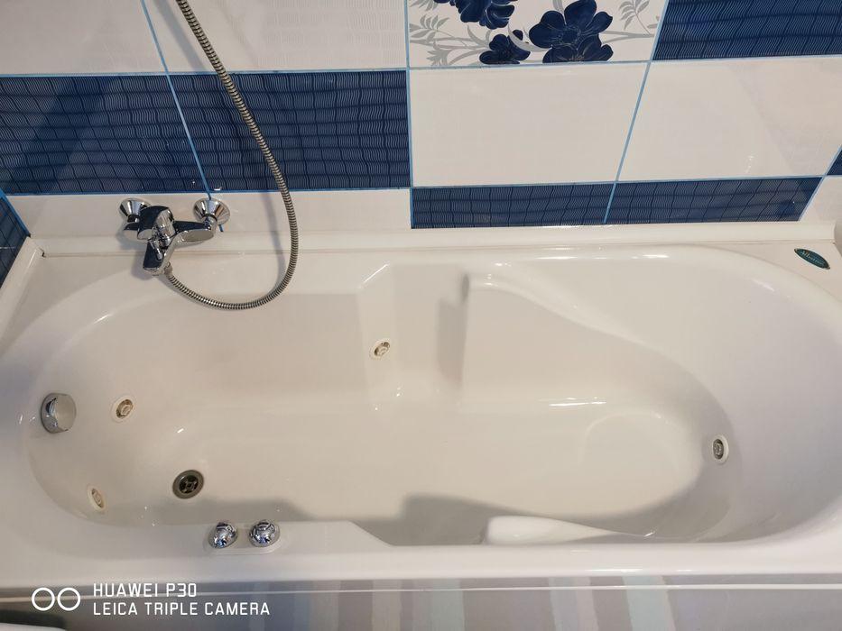 Vând cada cu hidromasaj