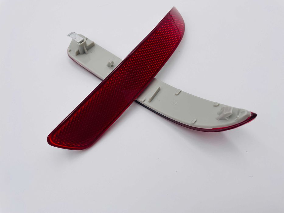 Element reflectorizant catadioptru bara spate compatibil BMW X5 E70 M