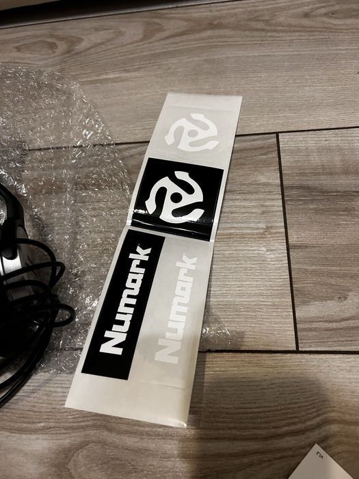 Диджейски пулт Numark+Numark слушалки