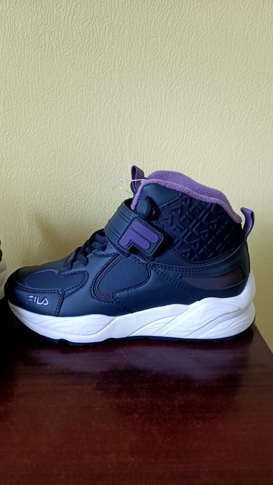 Утеплённые кроссовки FILA