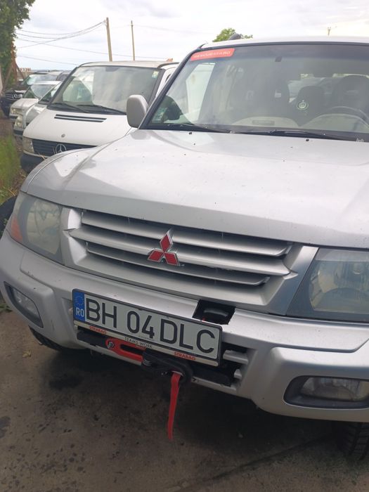 Vând urgent Mitsubishi pajero mk3