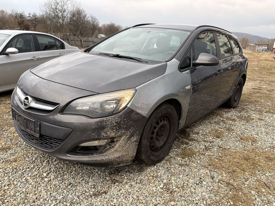 Astra j 2012 facelift -  usor avariat !