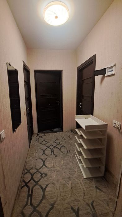 Чирчик шахар 
2-микрораён галирейка 
#2-хона 3-хона килинган 2-етаж