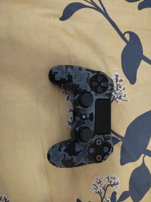 PlayStation 4 slim 1tb