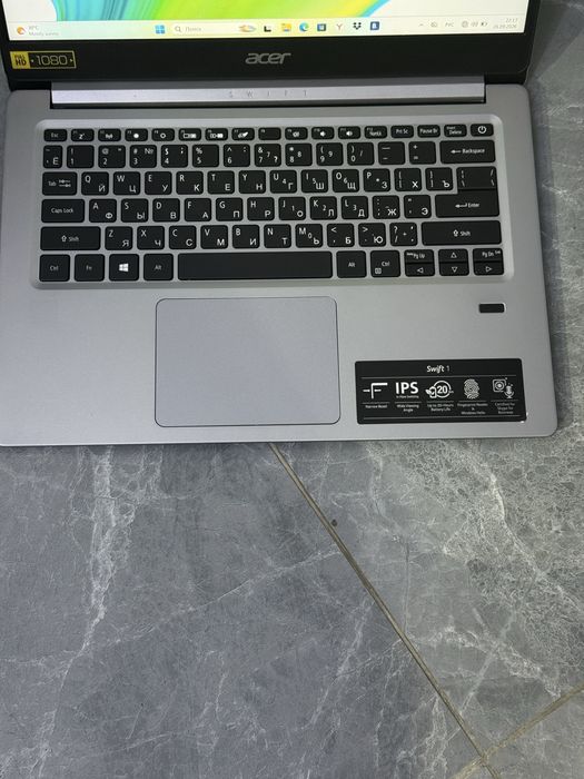 Офисный ноутбук Acer