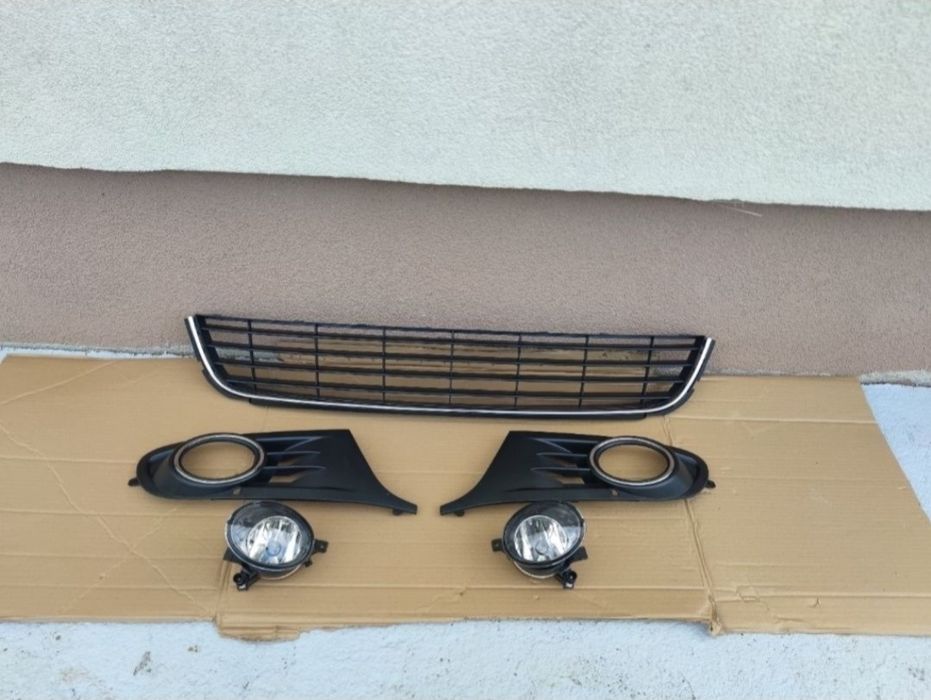 Grile bara fata Vw Golf 6 hackback si combi 2008-2012