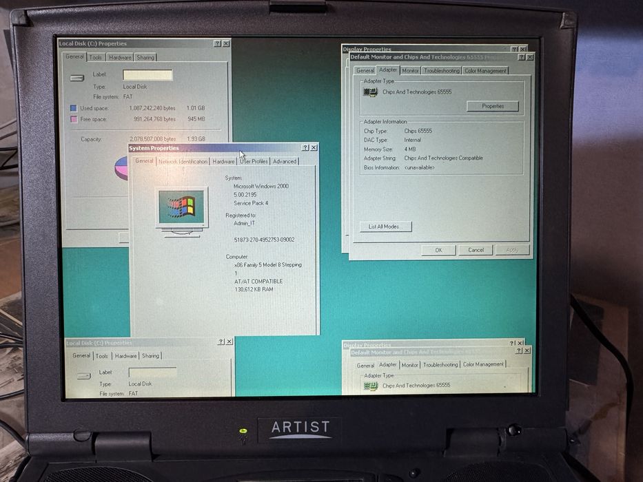 Laptop vintage cu CPU Intel Tillamook 266 MHz