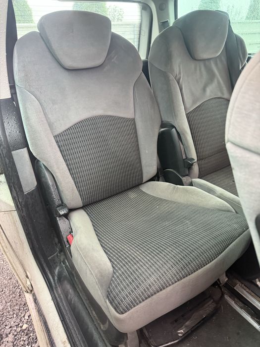 Far dezmembrari Citroen C8 Peugeot 807