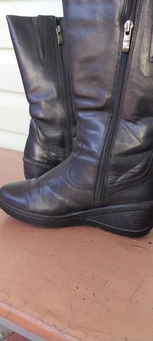 Женские кожаные сапоги