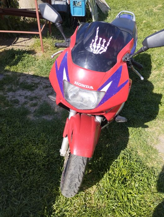 Vând Honda CBR F3