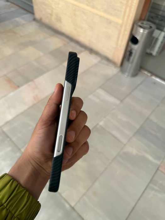 Iphone 17 pro max silver