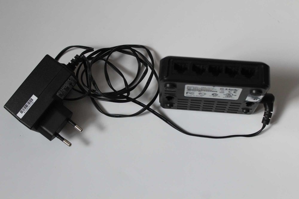Продам коммутатор D-Link DES-1005A (свитч)