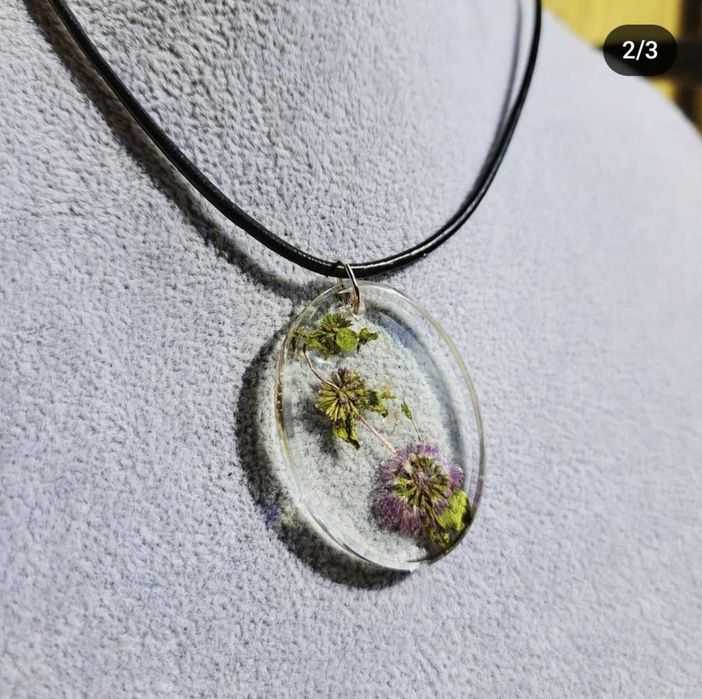 Хендмейд гривни, епоксидна смола, гердани с кристали, стомана, готик