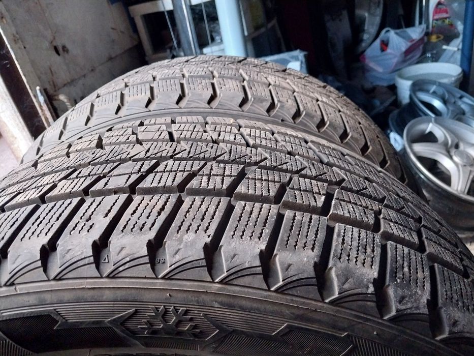 2 шины липучки Китай 265 50 R20.