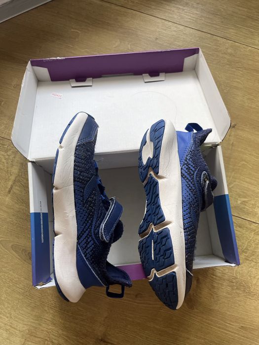 Pantofi sport copii, mărime 33, stare bună — au rămas mici