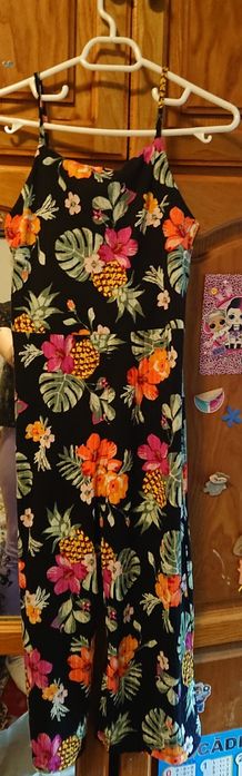 Haine fetițe aproape noi