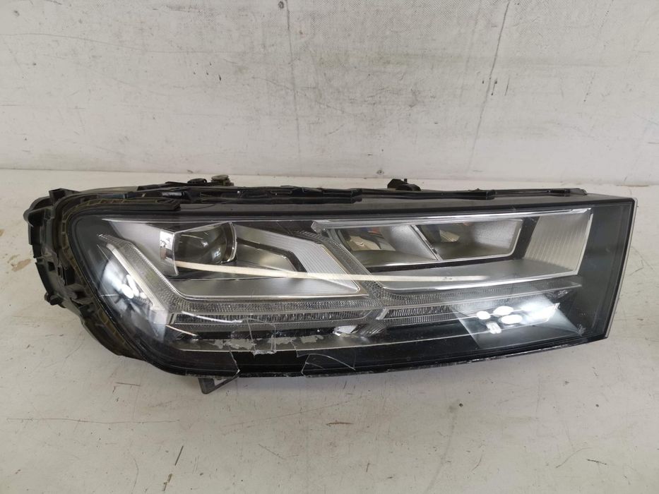 Фар Дясно Пълен Лед Ауди Q7 4M [ - ] Оригинален Повреден / Far Dqsno P