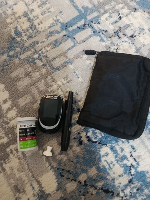 Accu Chek softclix sotiladi