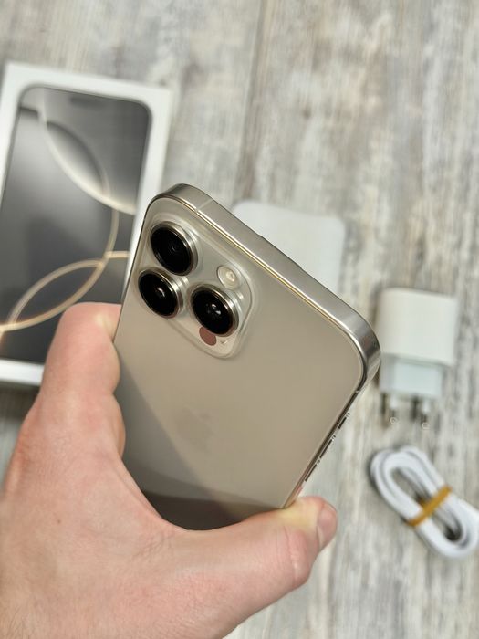 Iphone 16 Pro Max 256 GB - 89 % Battery Отличен Silver Titanium