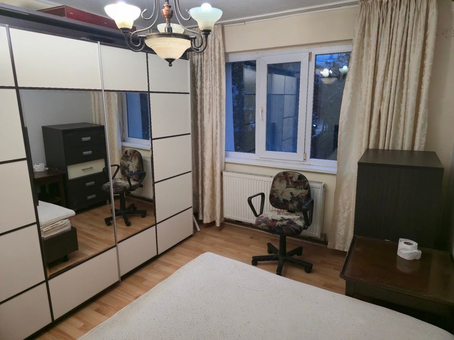 Închiriez apartament cu doua camere pe str Banca-Națională