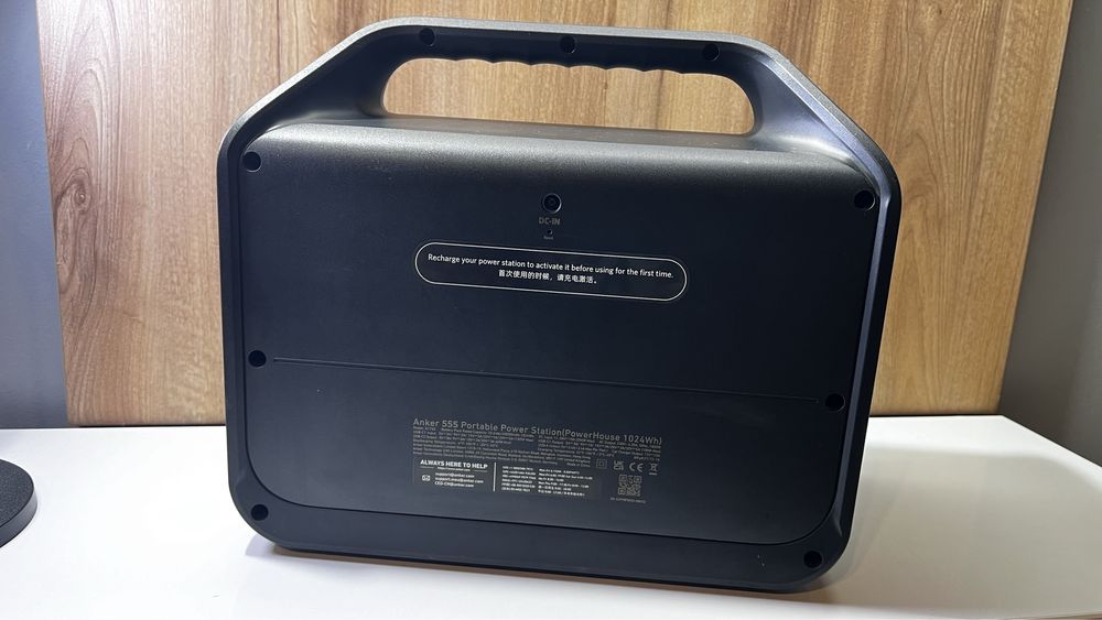 Преносима акумулаторна соларна стация Anker 555