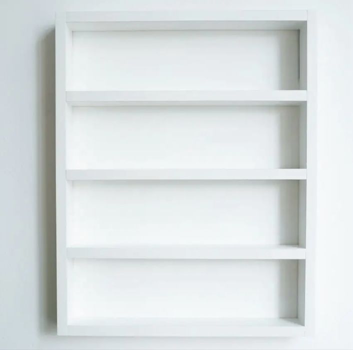 полка  для лаков