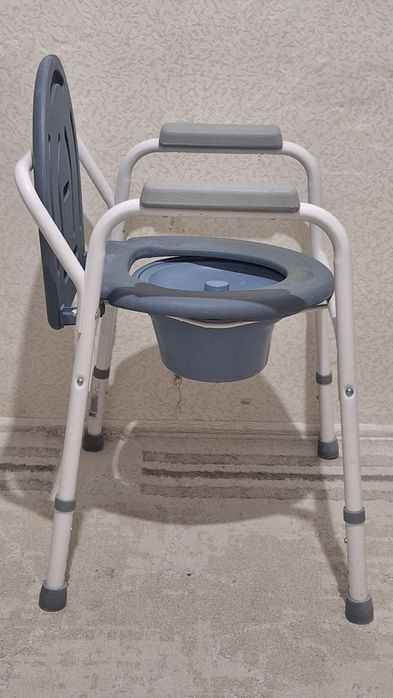 Санитарный  стул