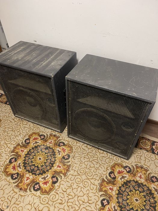 Pereche Boxe Profesionale 15" – Componente Premium (Eighteen Sound / Beyma)