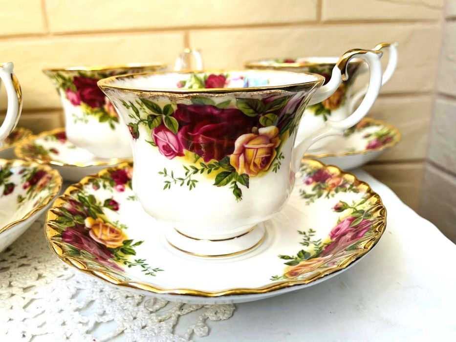 ROYAL ALBERT красив двоен сет от костен порцелан от Англия