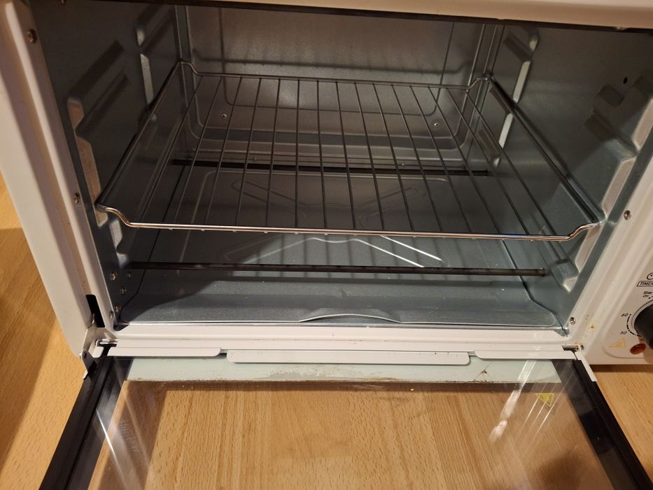 Cuptor electric nou,Albatros.Nu a fost folosit.