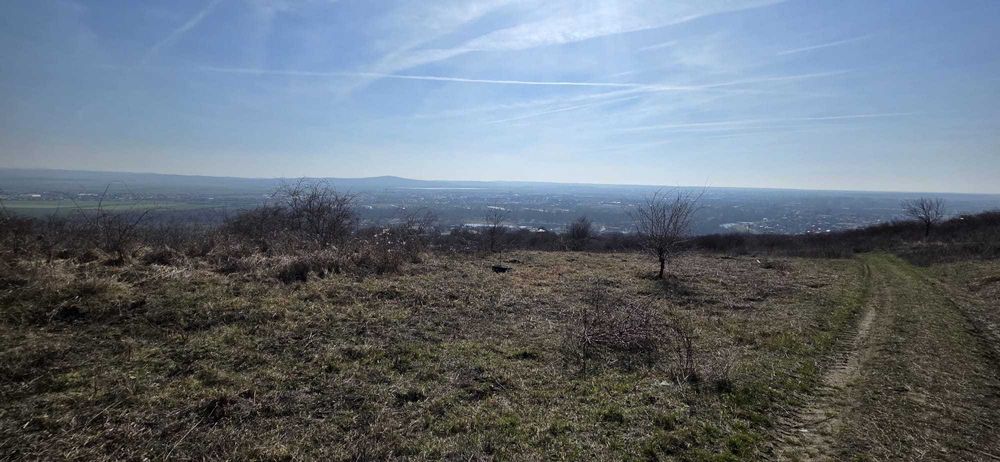 Vând teren str. Piatra Craiului
