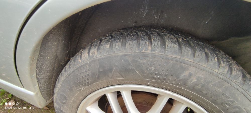 Гуми Зимни 185/75/15 Zimni Gumi Kumho