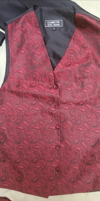 Костюм почти новый