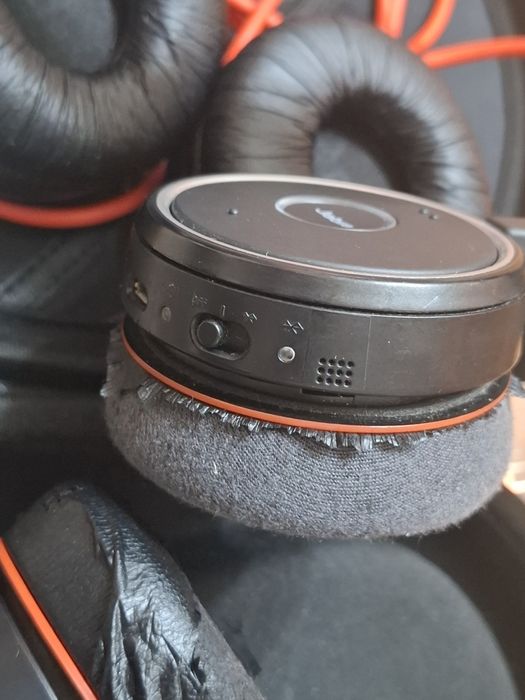 Vând căști Jabra și JBL