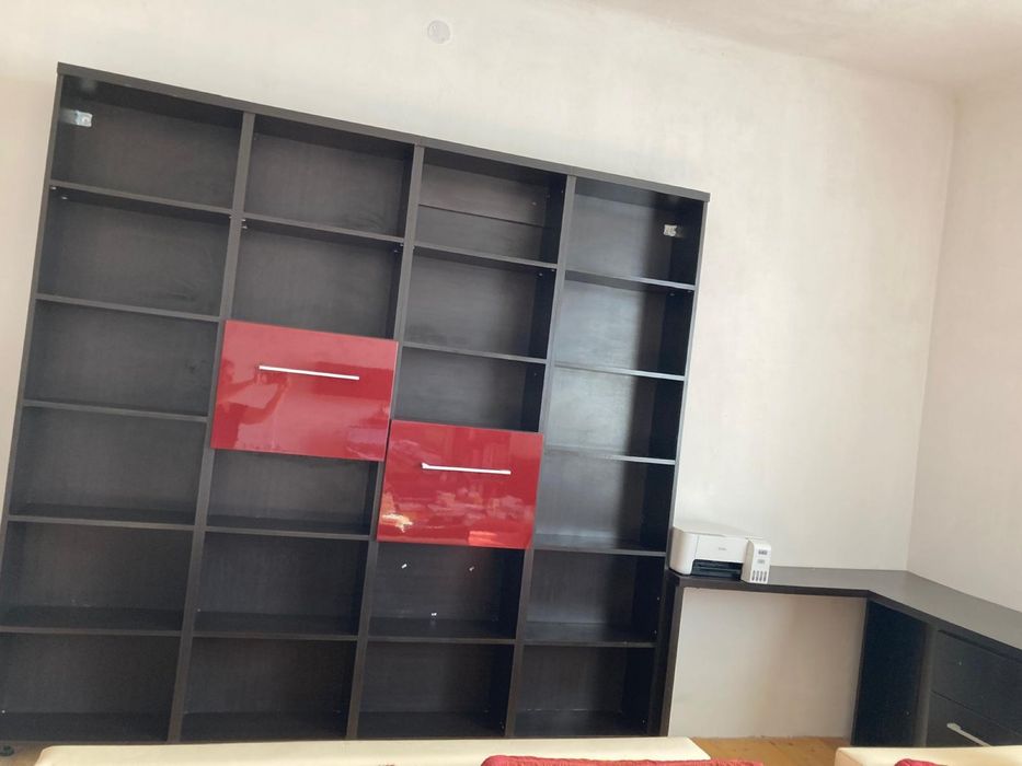 Vand biblioteca si birou