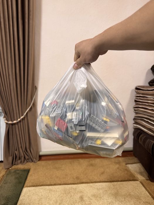 Продам большой пакет лего деталей