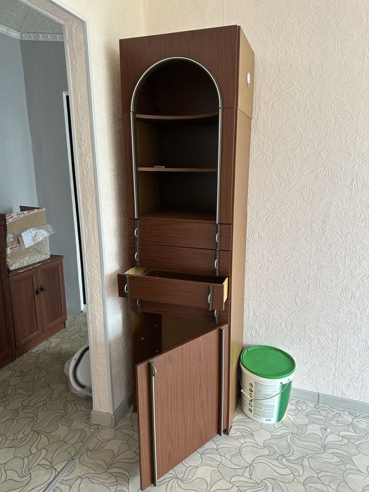Продам шкафы,тумбочки