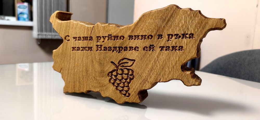 Изработка на сувенири, предмети, маси и др, от масив и епоксидна смола