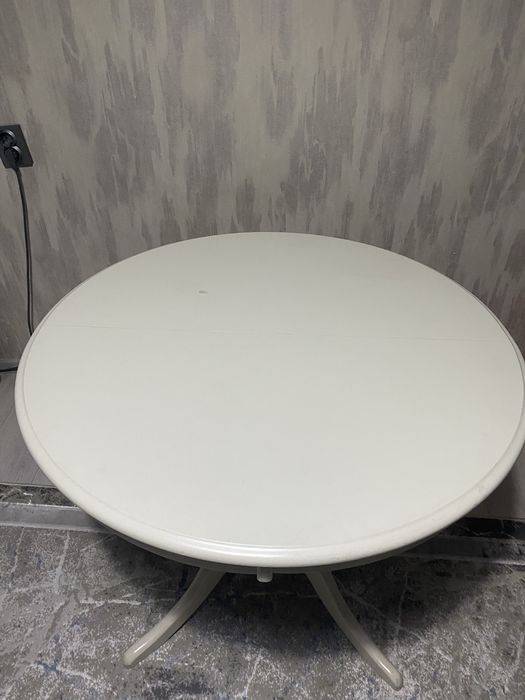 Стол кухонный, дерево