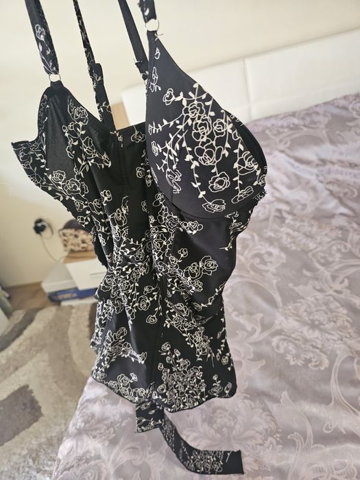 Бюстие  , чисто ново , без етикет.